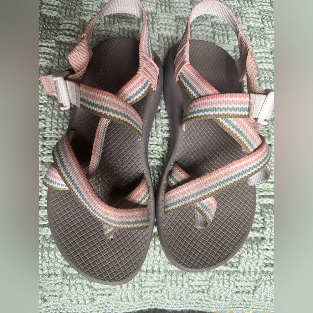Chaco women’s z2 classic scoop apricot